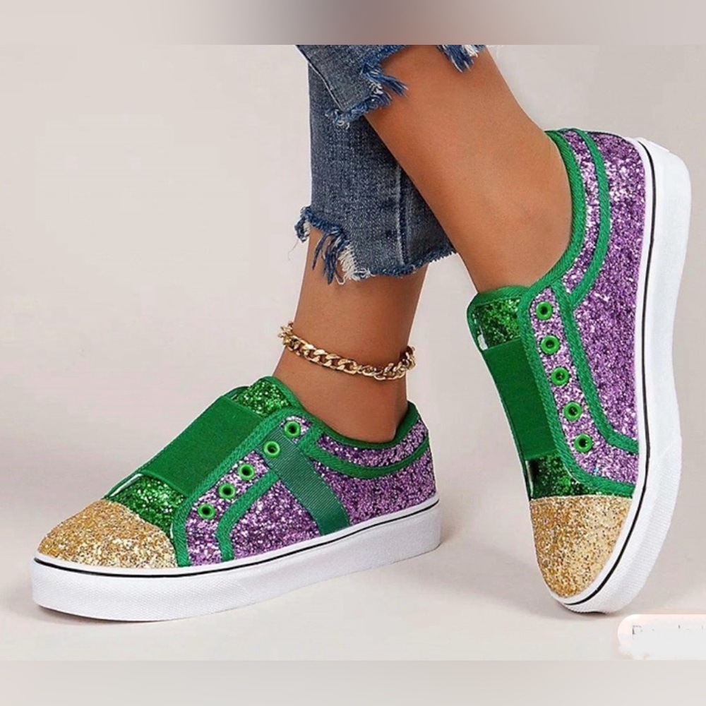 Perfect  & Fun! Lightweight and Comfortable Women’s Sparkly Sneakers (8.5)